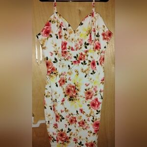 Love J Floral Patterned Top